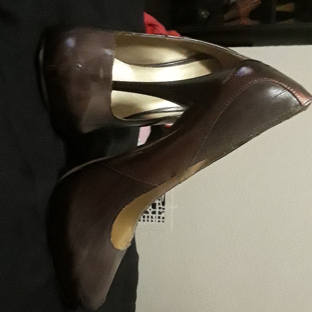 Heels - Picture 3 of 3
